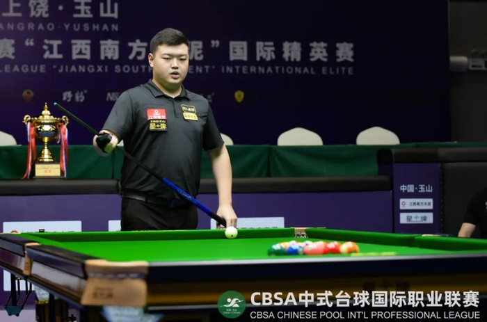 他的坚韧精 他的坚韧精