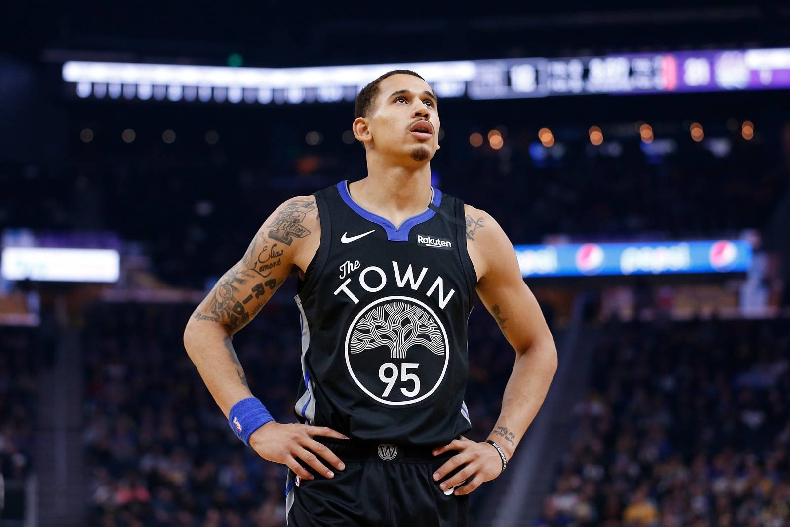 更折射出了 更折射出了