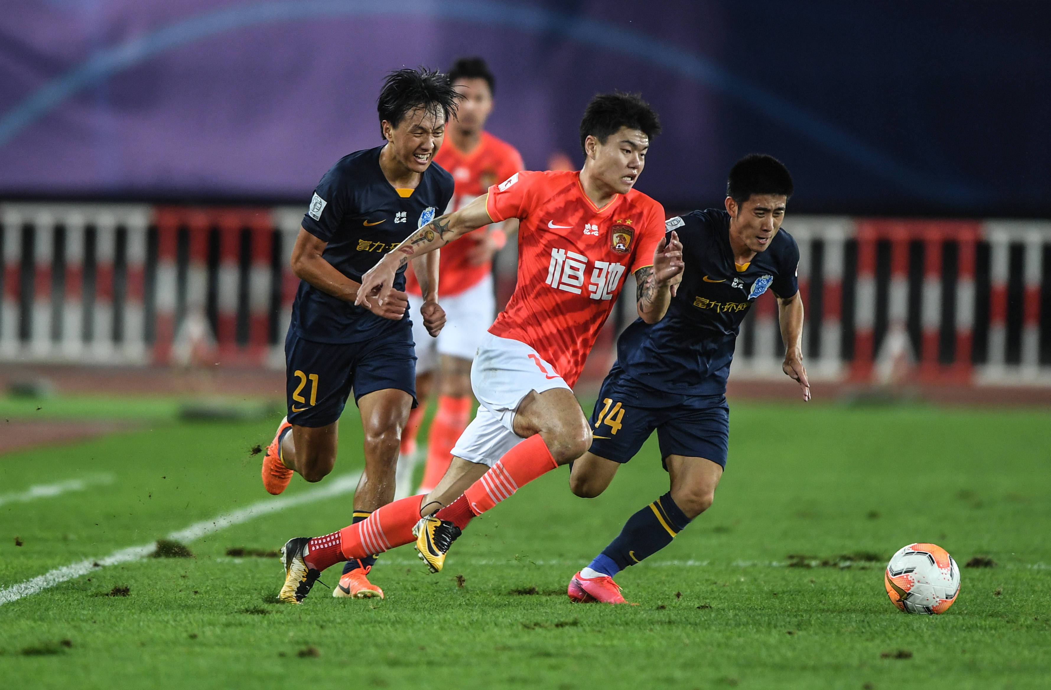 已经让他在 已经让他在