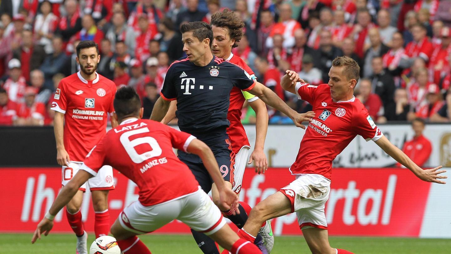 他都表現出 他都表現出